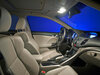 Wnętrze samochodu wyposażone w żarówki LED Philips W5W PRO6000 6000K homologowane