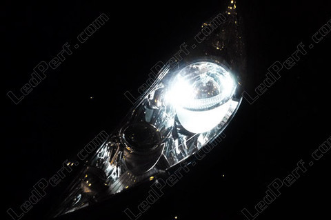 Światła postojowe LED xenon biały W5W T10 - Peugeot 207