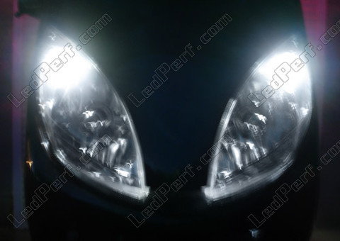 LED światła postojowe xenon biały Yamaha X Max