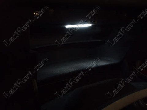 LED schowek na rękawiczki Alfa Romeo 147