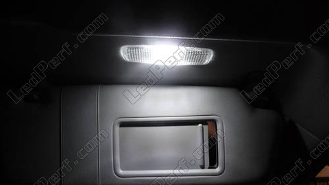 LED lusterek w osłonach przeciwsłonecznych Audi A4 B8
