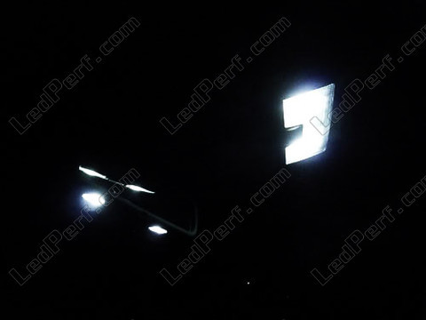 LED przednie światło sufitowe Audi A8 D2