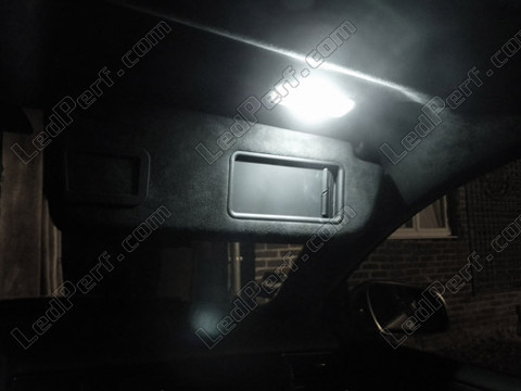 LED lusterek w osłonach przeciwsłonecznych Audi A8 D3