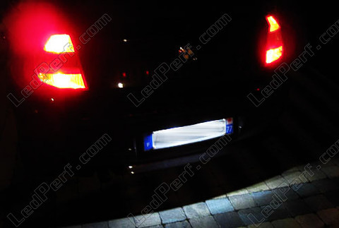 LED tablica rejestracyjna BMW serii 1 (E81 E82 E87 E88)