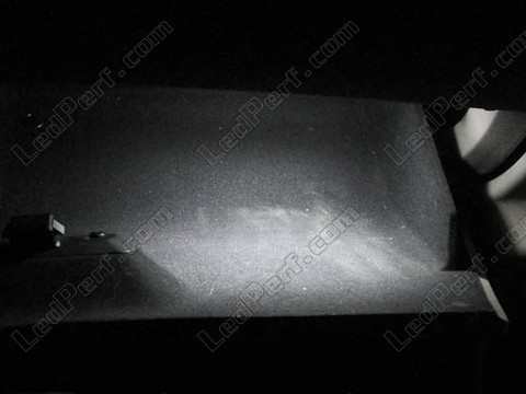 LED schowek na rękawiczki BMW serii 5 (E39)