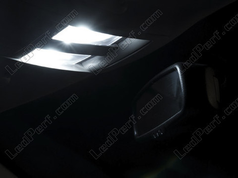 LED przednie światło sufitowe Chrysler 300C