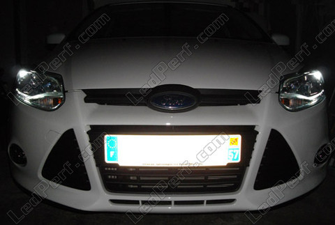 LED światła postojowe xenon biały Ford Focus MK3