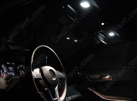 LED lusterka w osłonach przeciwsłonecznych Mercedes Klasa CLA (W117)