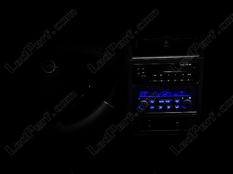 LED klimatyzacja automatyczna niebieski Opel Astra G