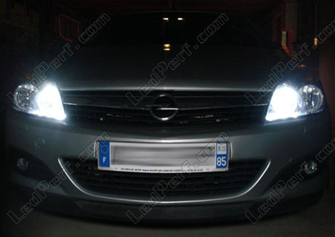 LED światła postojowe xenon biały Opel Astra H