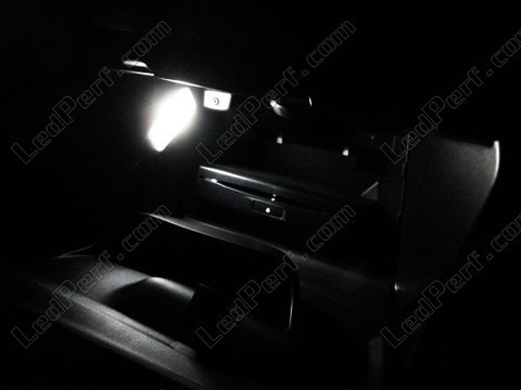 LED schowek na rękawiczki Peugeot 2008
