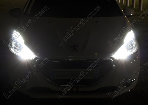 LED Światła mijania Peugeot 208
