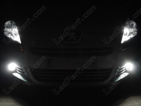 LED światła przeciwmgielne Peugeot 3008