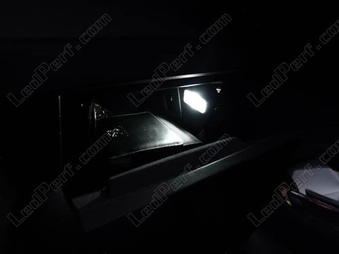 LED schowek na rękawiczki Peugeot 508