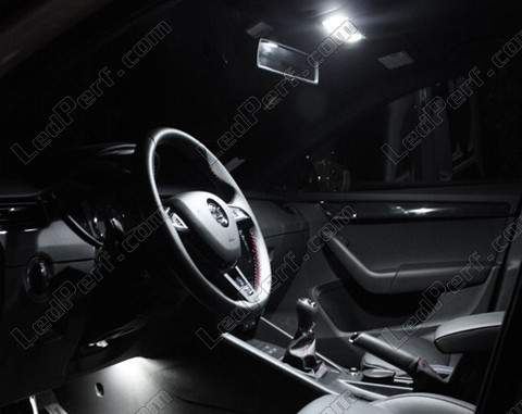 LED przednie światło sufitowe Skoda Octavia 3