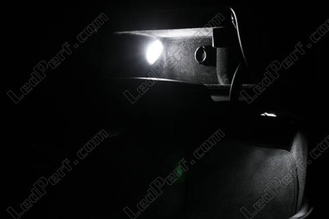 LED schowek na rękawiczki Skoda Superb 3U