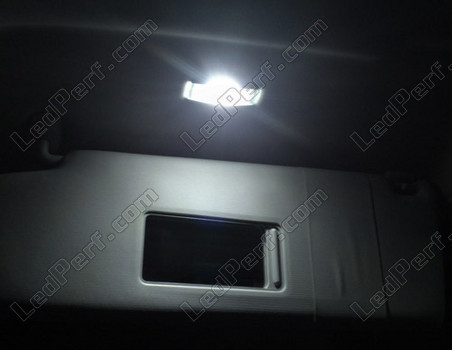 LED lusterek w osłonach przeciwsłonecznych Skoda Superb 3T