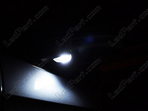 LED zewnętrzne lusterko wsteczne Skoda Superb 3T