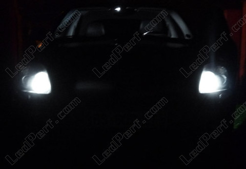 LED światła postojowe xenon biały Toyota Avensis