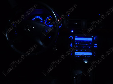 LED tablica rozdzielcza Toyota Avensis