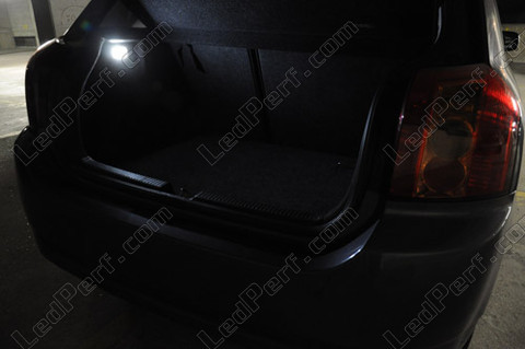 LED bagażnik Toyota Corolla E120