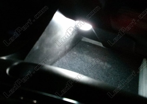 LED schowek na rękawiczki Volvo S60 D5