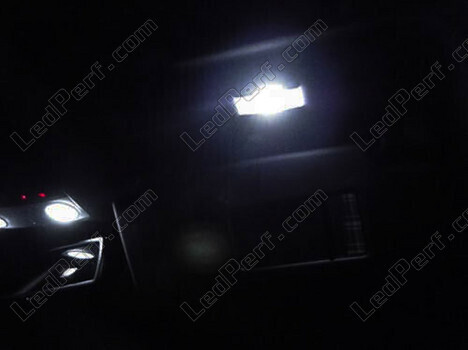 LED lusterka w osłonach przeciwsłonecznych Volkswagen Jetta 6 (IV)