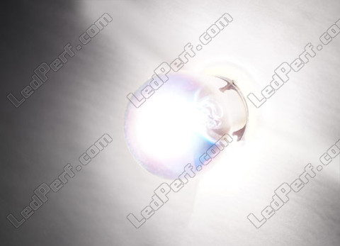 żarówka z gazem xenon P21W Chrom Super White LED