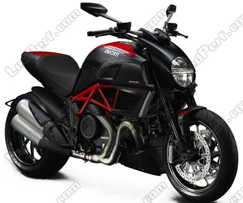 Motocycl Ducati Diavel (2011 - 2013)